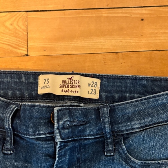 Hollister Dark Blue Distressed Skinny Jeans 7S - Picture 2 of 3